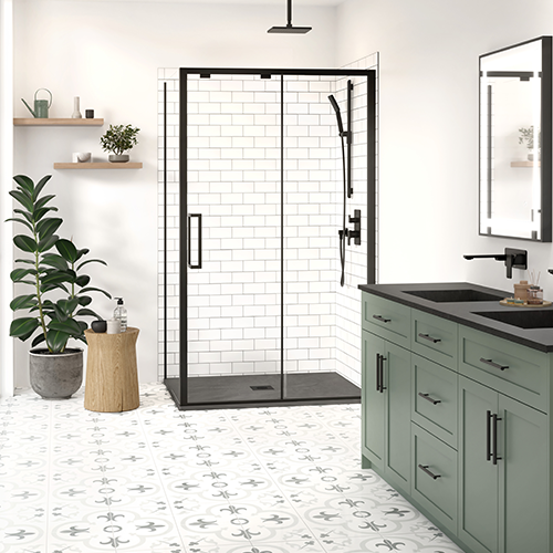 Un espace douche avec la robinetterie Kalia noire.